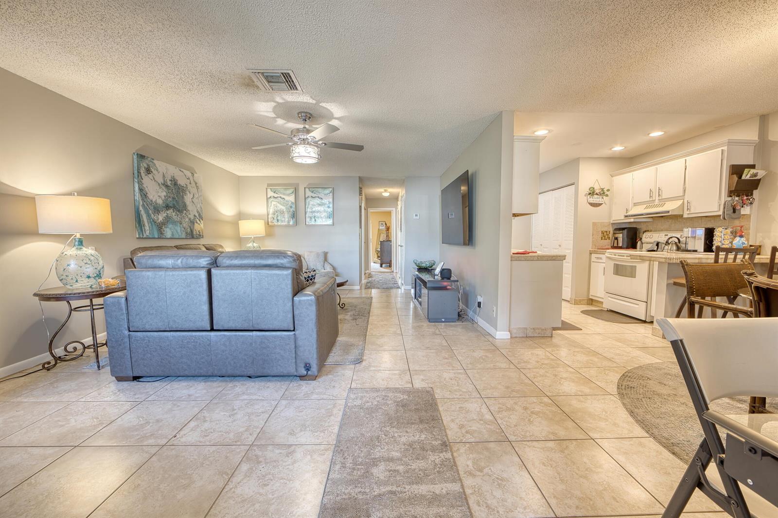 5037 ALFRED Drive, West Palm Beach FL 33417 photo 4