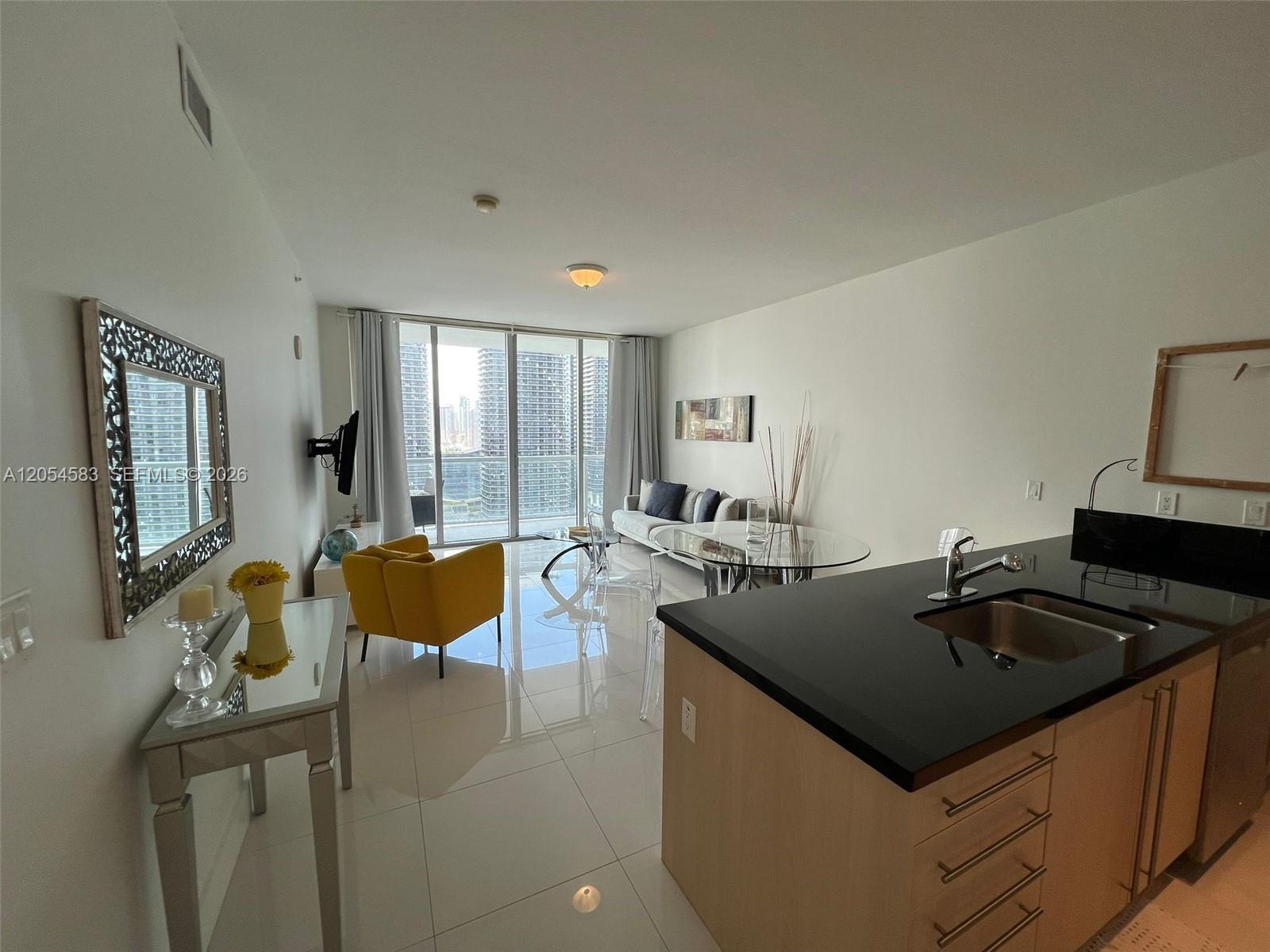 1111 SW 1st Ave, Miami FL 33130 photo 2