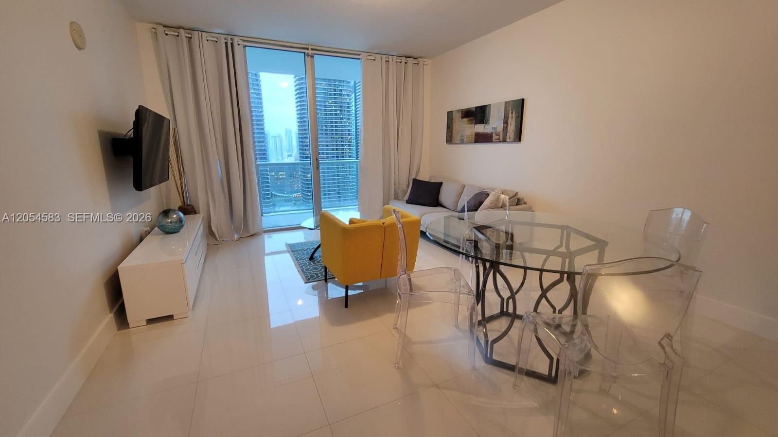 1111 SW 1st Ave, Miami FL 33130 photo 3