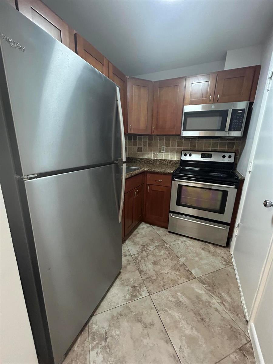 3550 NW 8TH Avenue # 312, Pompano Beach FL 33064 photo 2