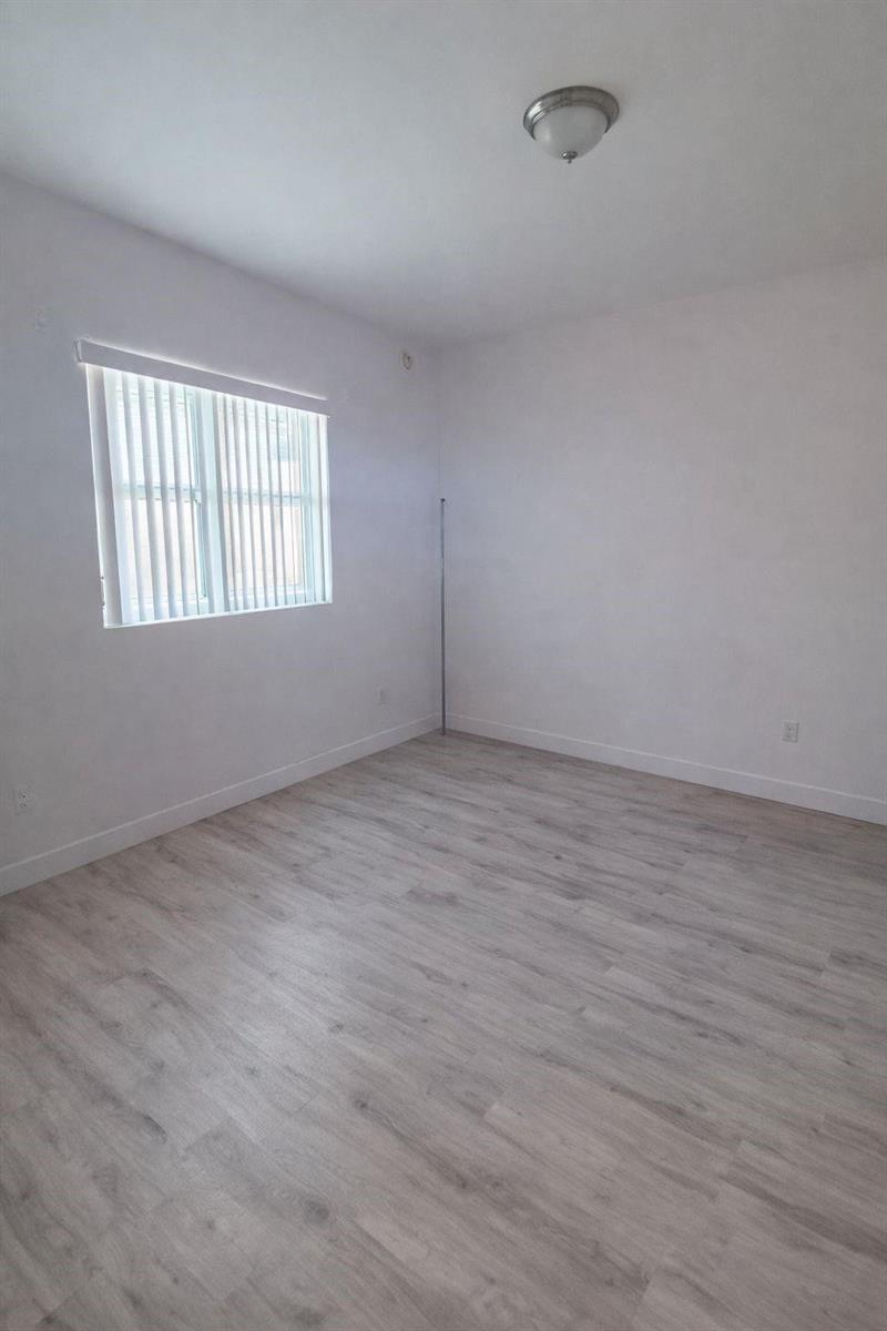 14951 ROYAL OAKS Lane # 1607, North Miami FL 33181 photo 5