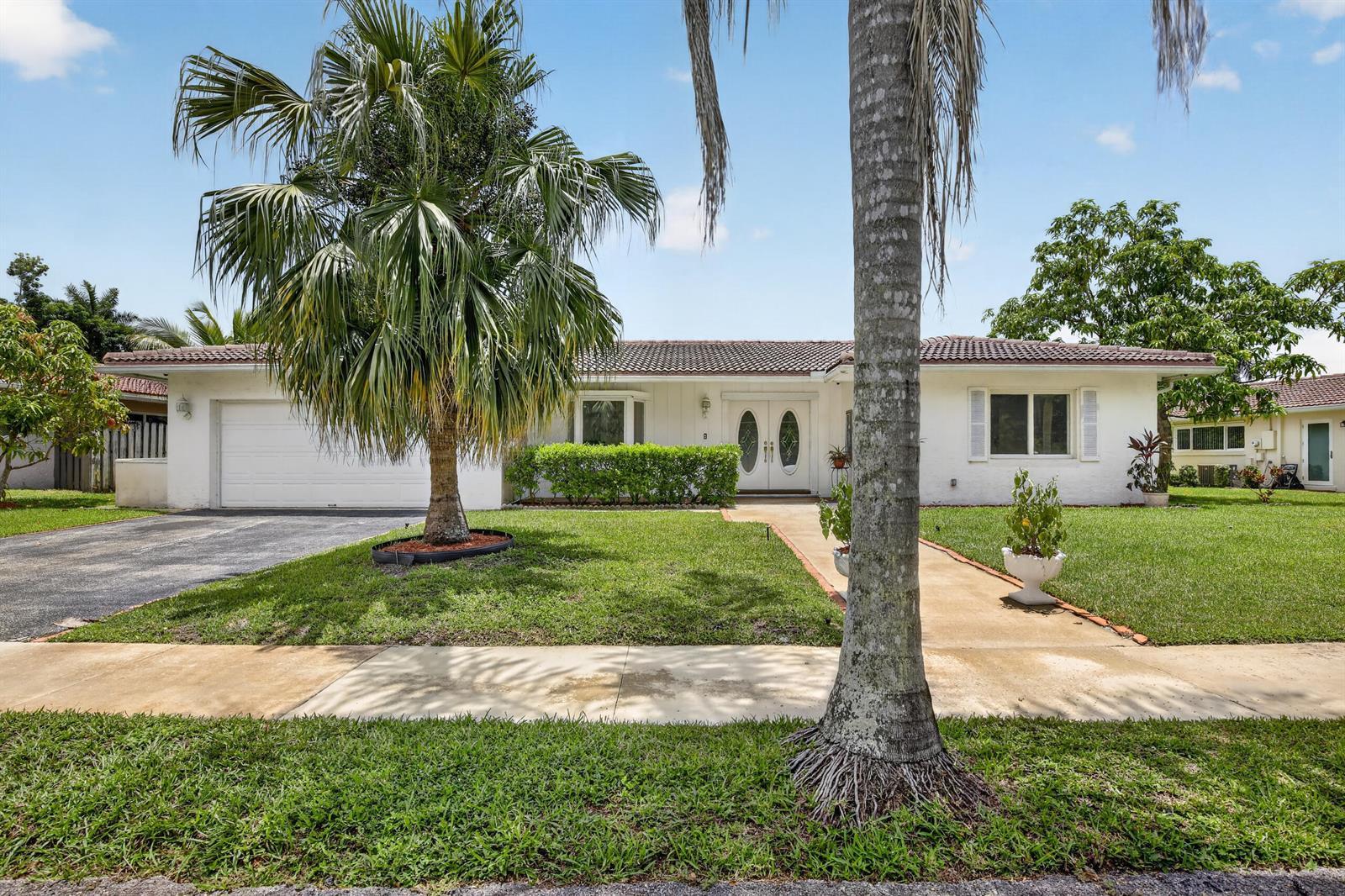 410 Bonaventure Boulevard, Weston FL 33326 photo 2
