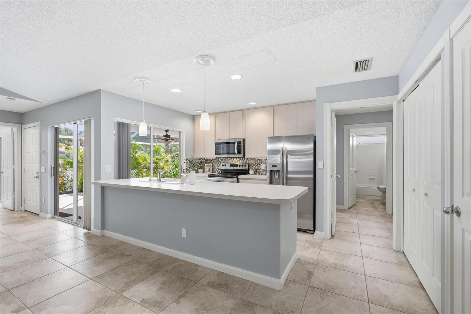 10701 Chapman Oak Court, Palm Beach Gardens FL 33410 photo 2
