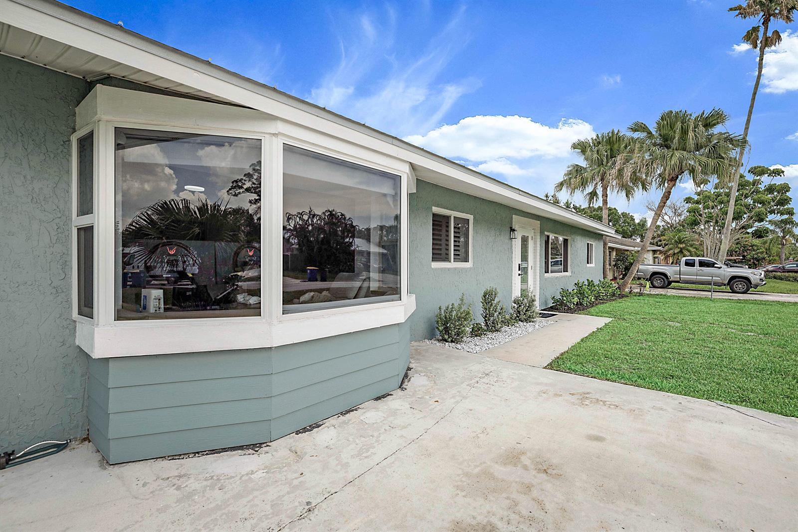 1851 SE Jackson Street, Stuart FL 34997 photo 2
