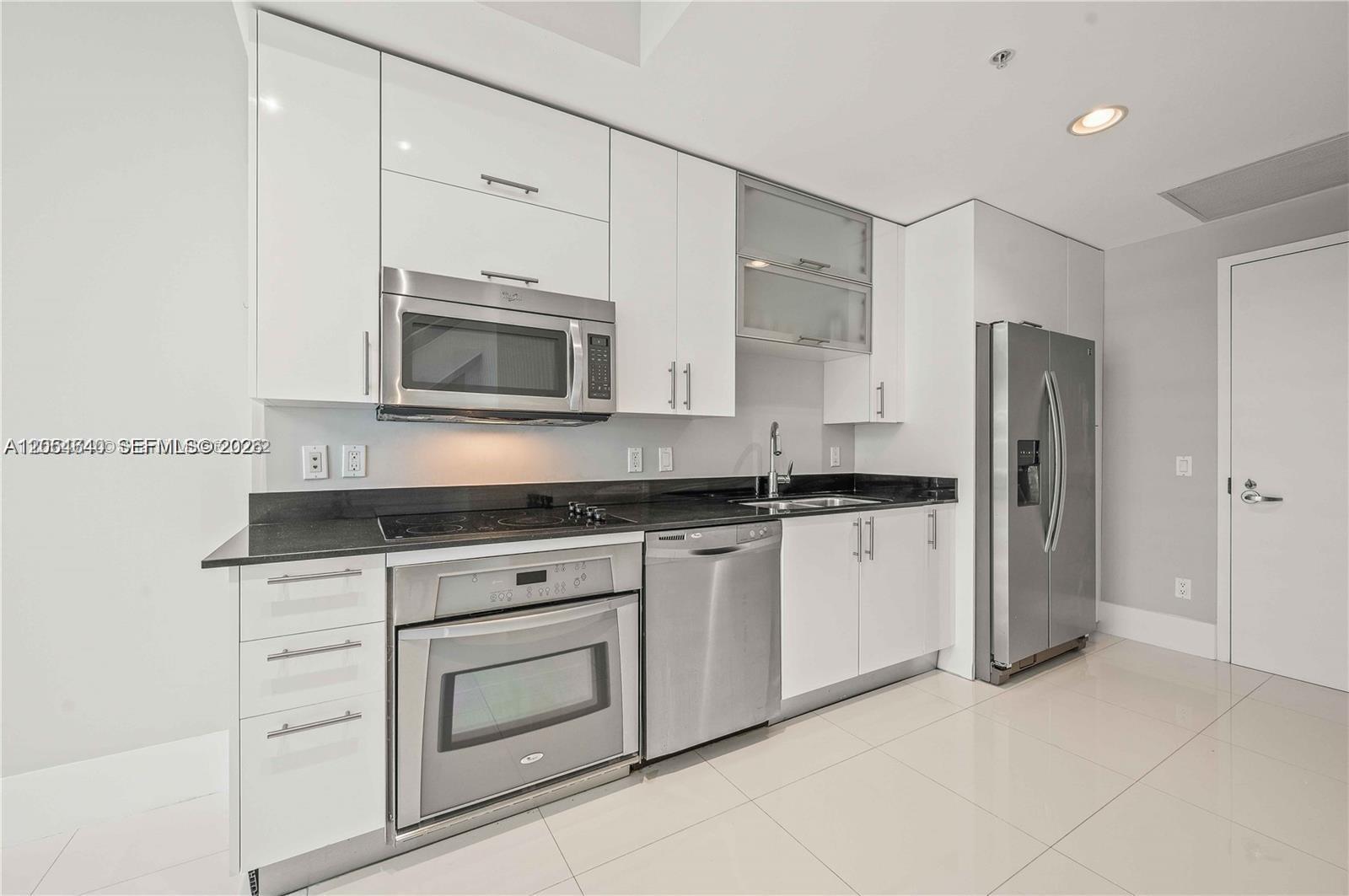 60 SW 13th St # 3618, Miami FL 33130 photo 2