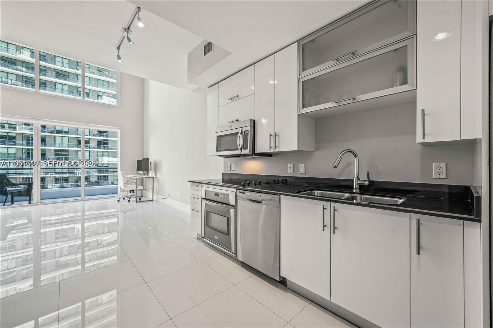 60 SW 13th St # 3618, Miami FL 33130 photo 3