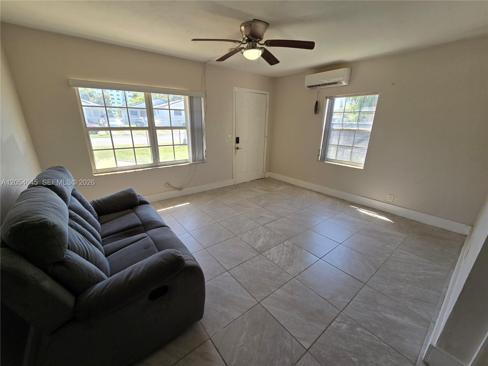 1293 NE 110th St # B, Miami FL 33161 photo 2