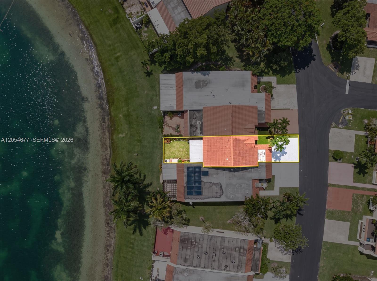 19113 NW 64th Ct, Hialeah FL 33015 photo 4