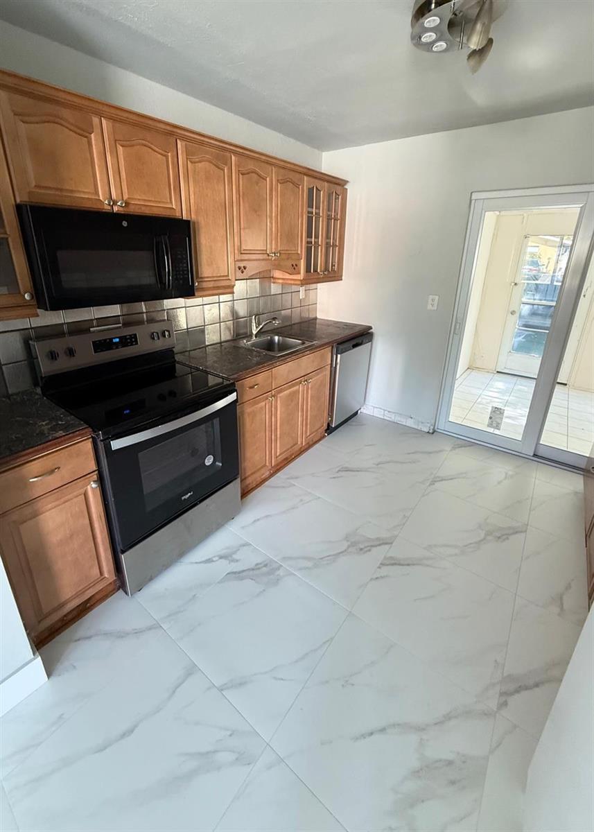 3052 NE 2nd Terrace UNIT A, Wilton Manors FL 33334 photo 2