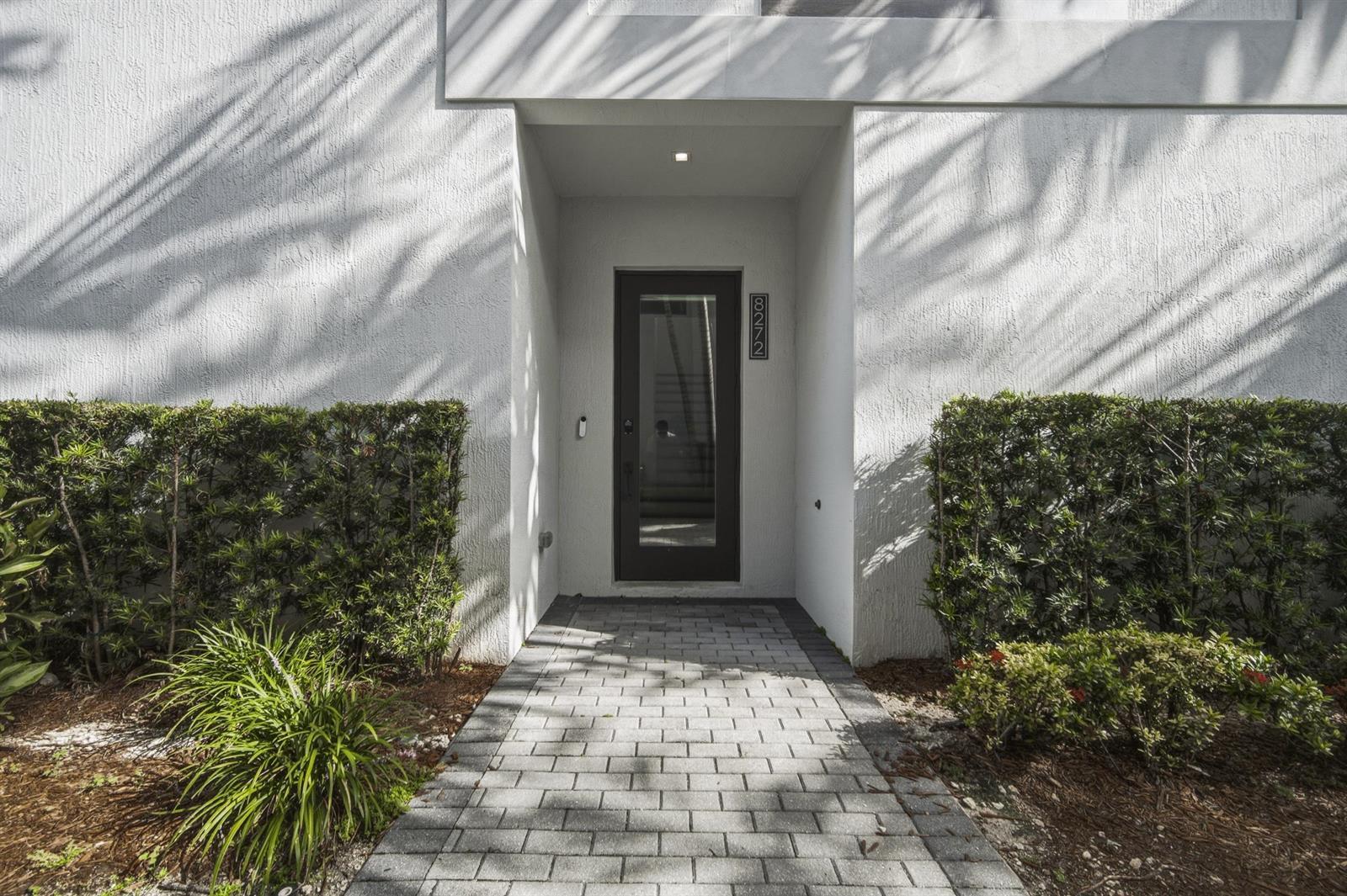 8272 NW 44th Terrace, Doral FL 33166 photo 3