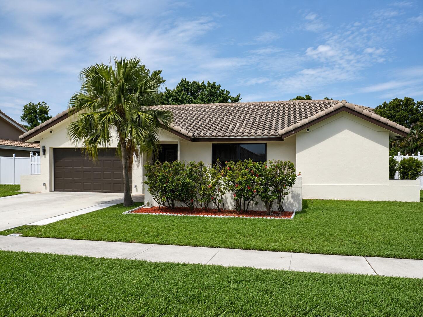 6995 NW 5TH Avenue, Boca Raton FL 33487 photo 2