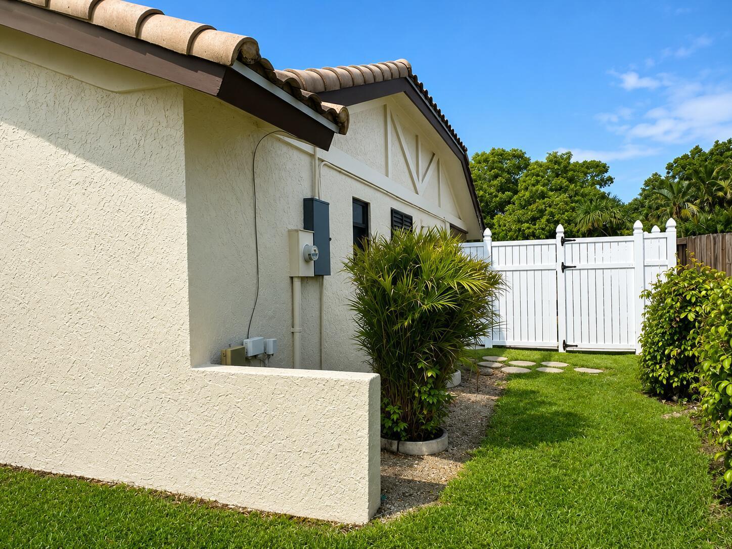 6995 NW 5TH Avenue, Boca Raton FL 33487 photo 4