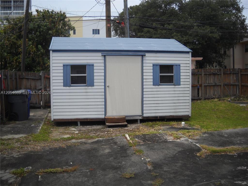 1711 Jackson St, Hollywood FL 33020 photo 4