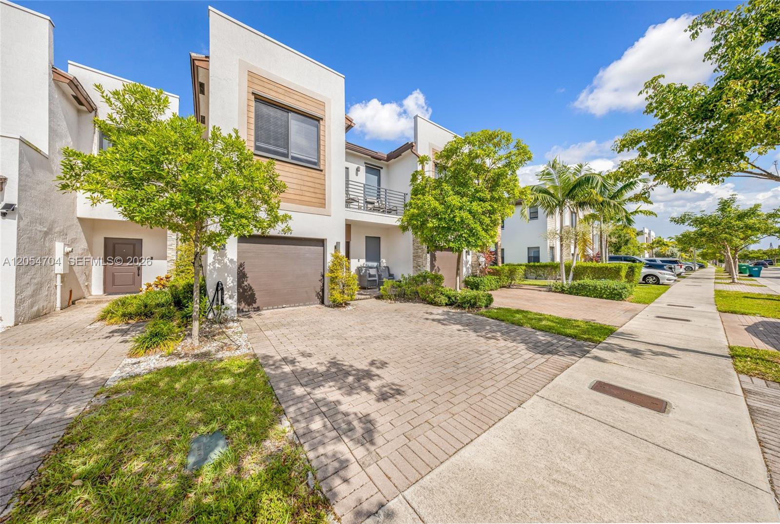 20674 NE 2nd Ct, Miami FL 33179 photo 2