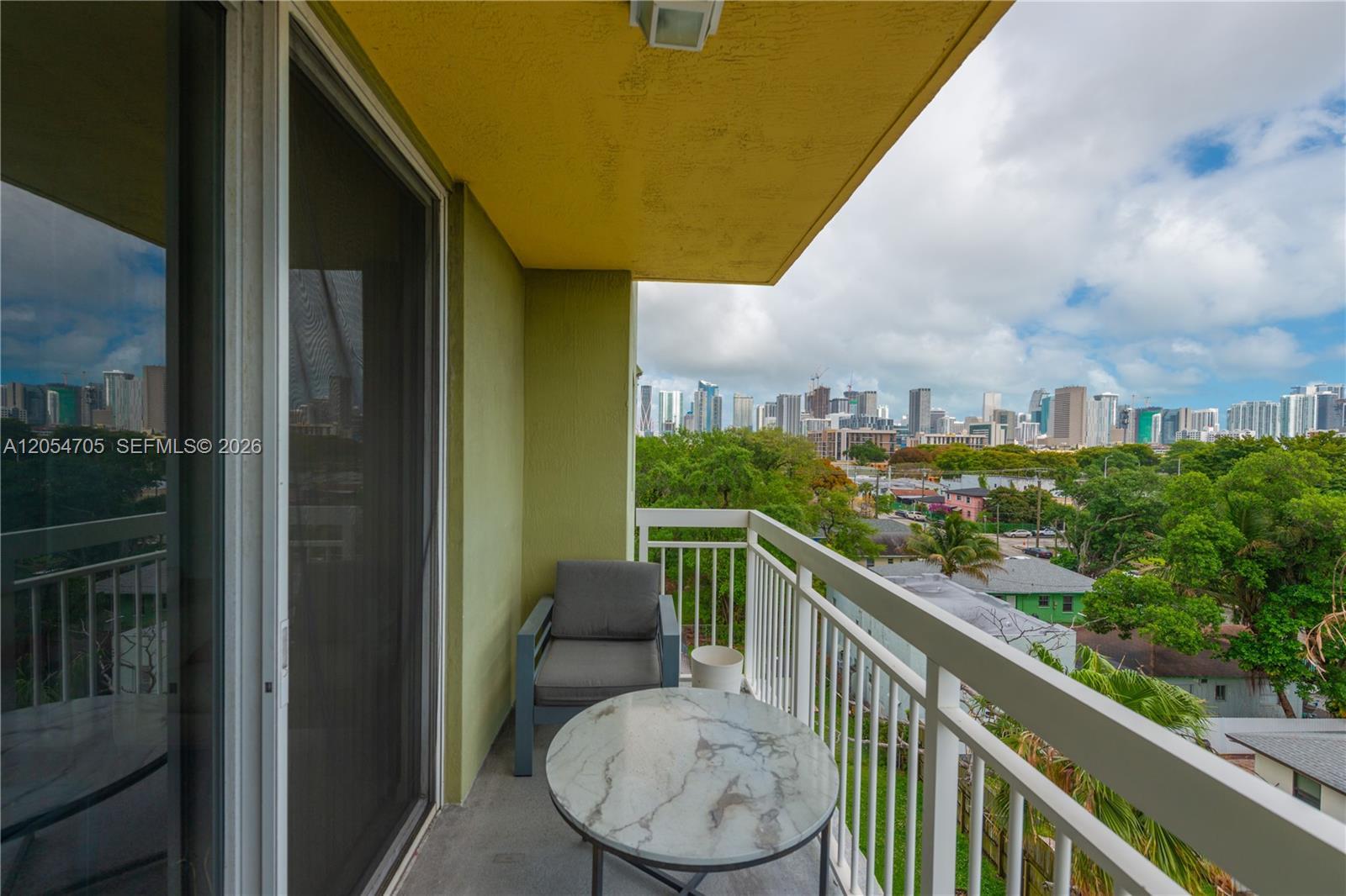 816 NW 11th St # 606, Miami FL 33136 photo 2