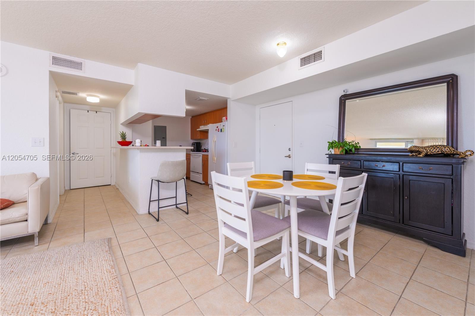 816 NW 11th St # 606, Miami FL 33136 photo 3