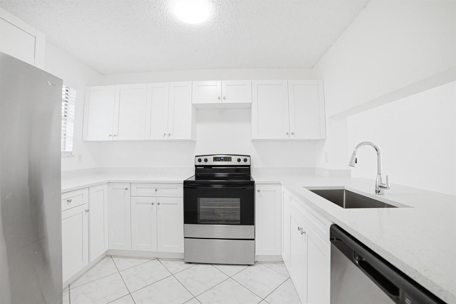 8207 FAIRWAY Road, Sunrise FL 33351