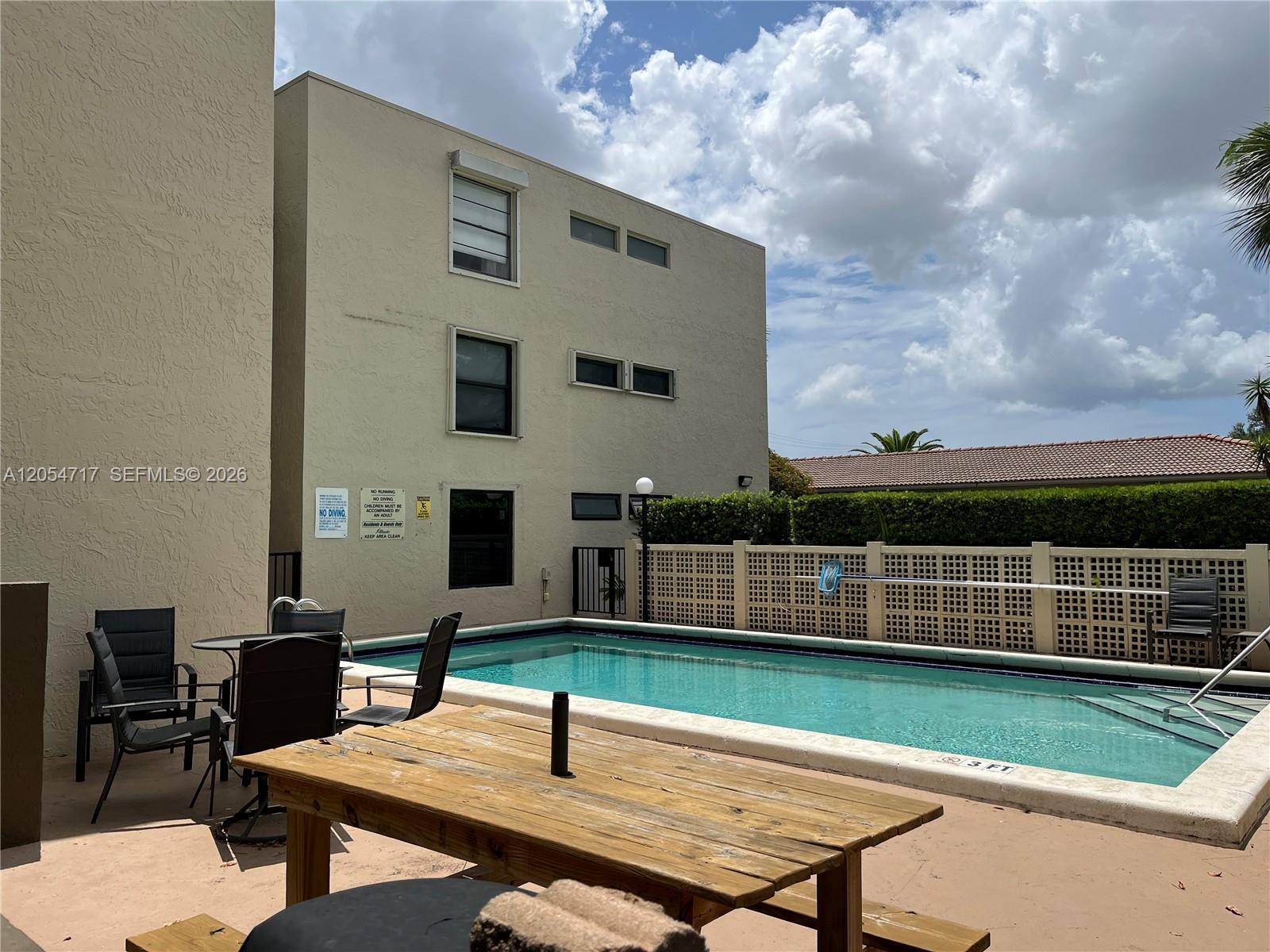 709 Curtiss Pkwy # 11, Miami Springs FL 33166 photo 5