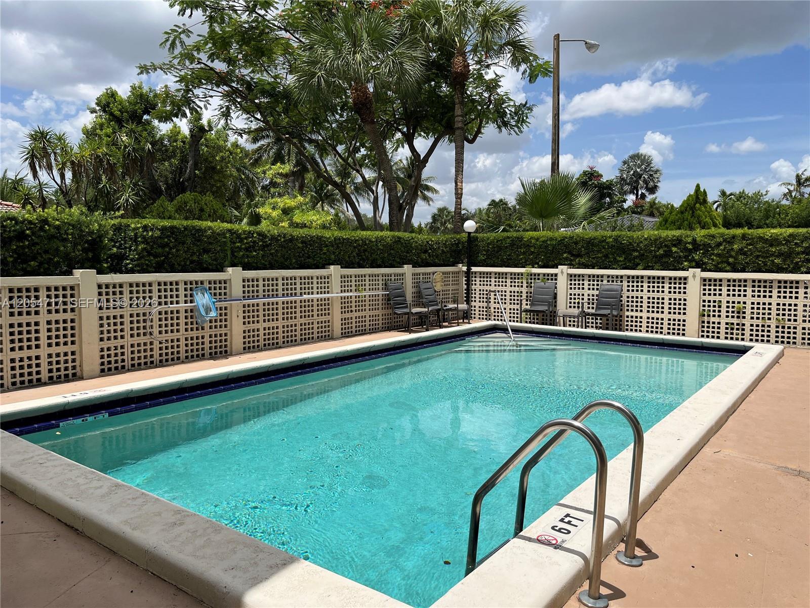 709 Curtiss Pkwy # 11, Miami Springs FL 33166 photo 4