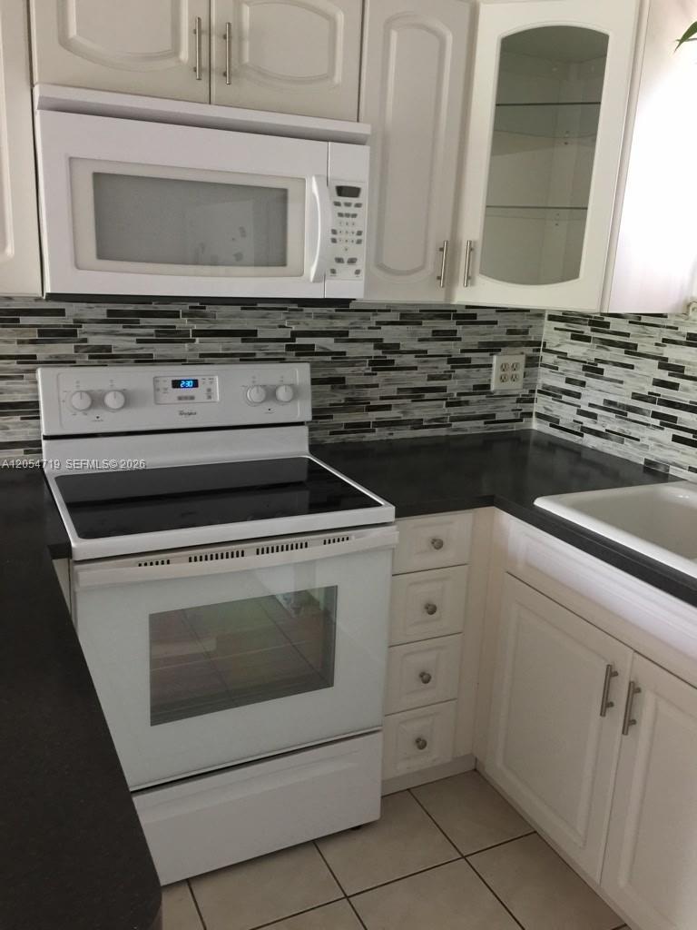 8290 Lake Dr # 548, Doral FL 33166 photo 3