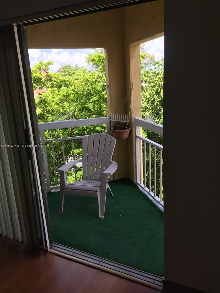 8290 Lake Dr # 548, Doral FL 33166 photo 5