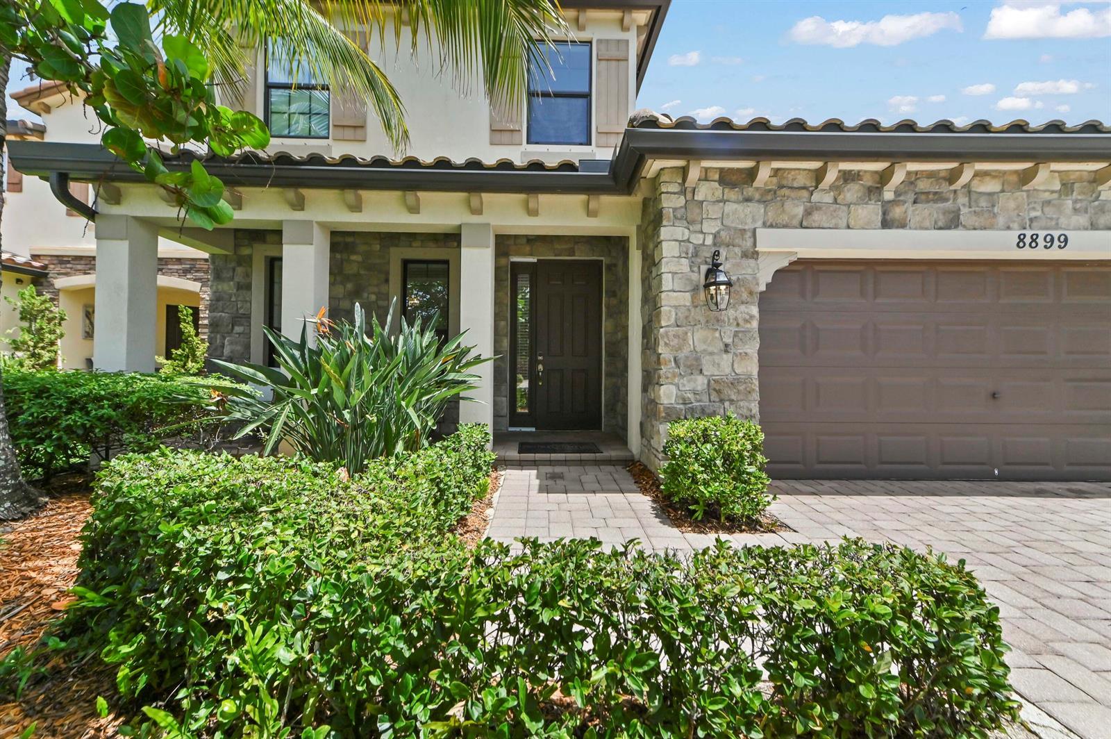 8899 WILLOW COVE Lane, Lake Worth FL 33467 photo 4