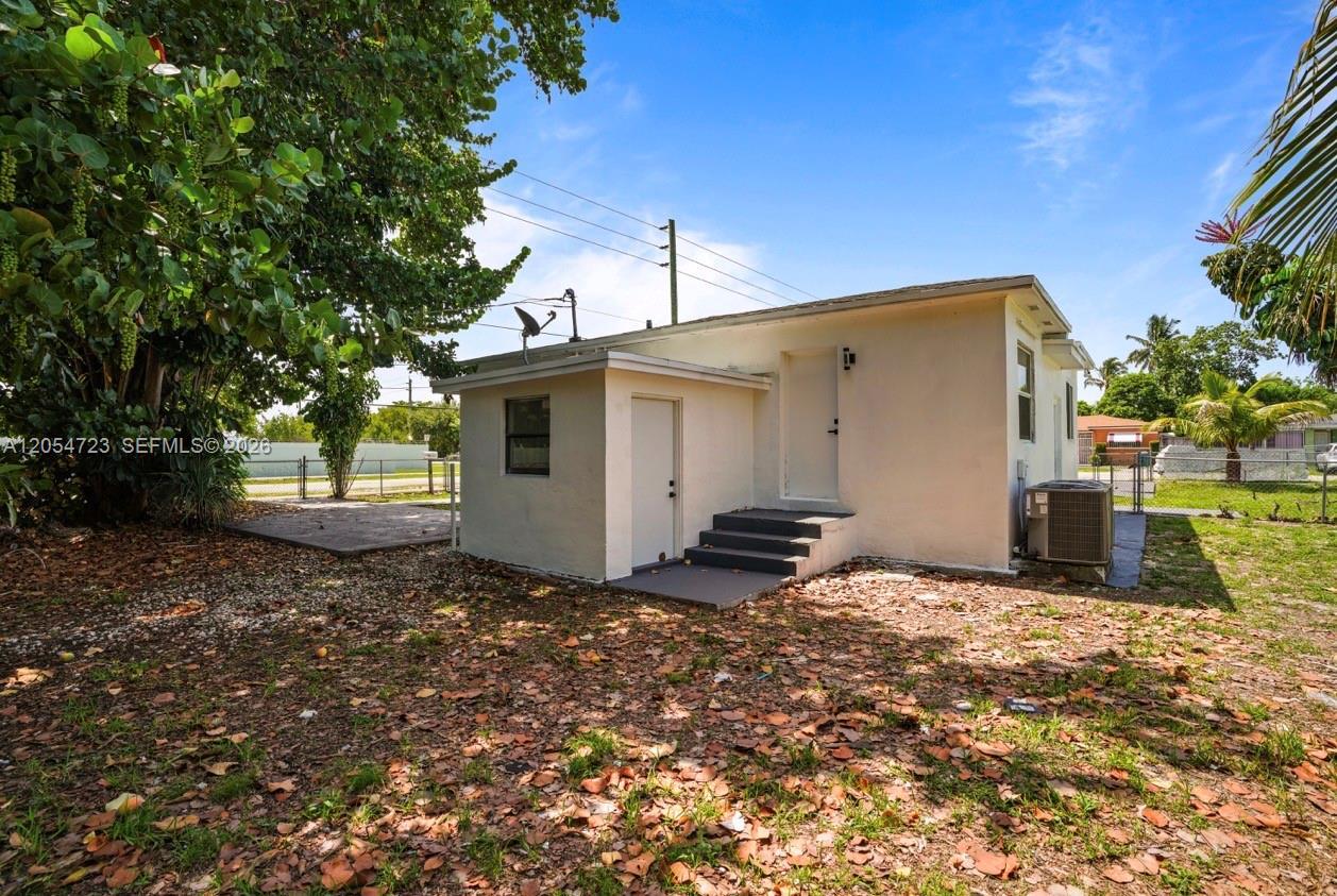 801 NW 105th St, Miami FL 33150 photo 4