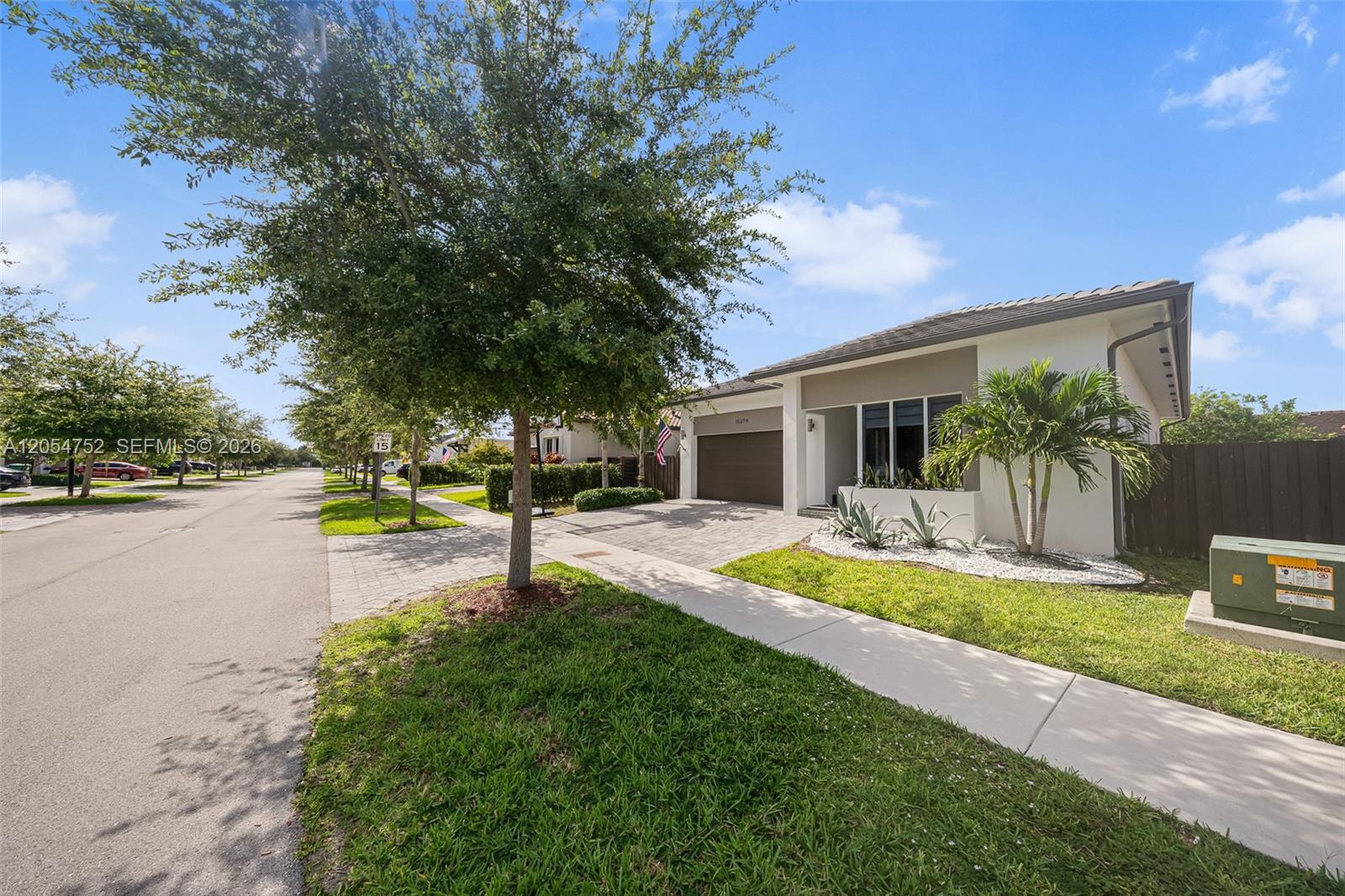 15274 SW 176th Ln, Miami FL 33187 photo 2