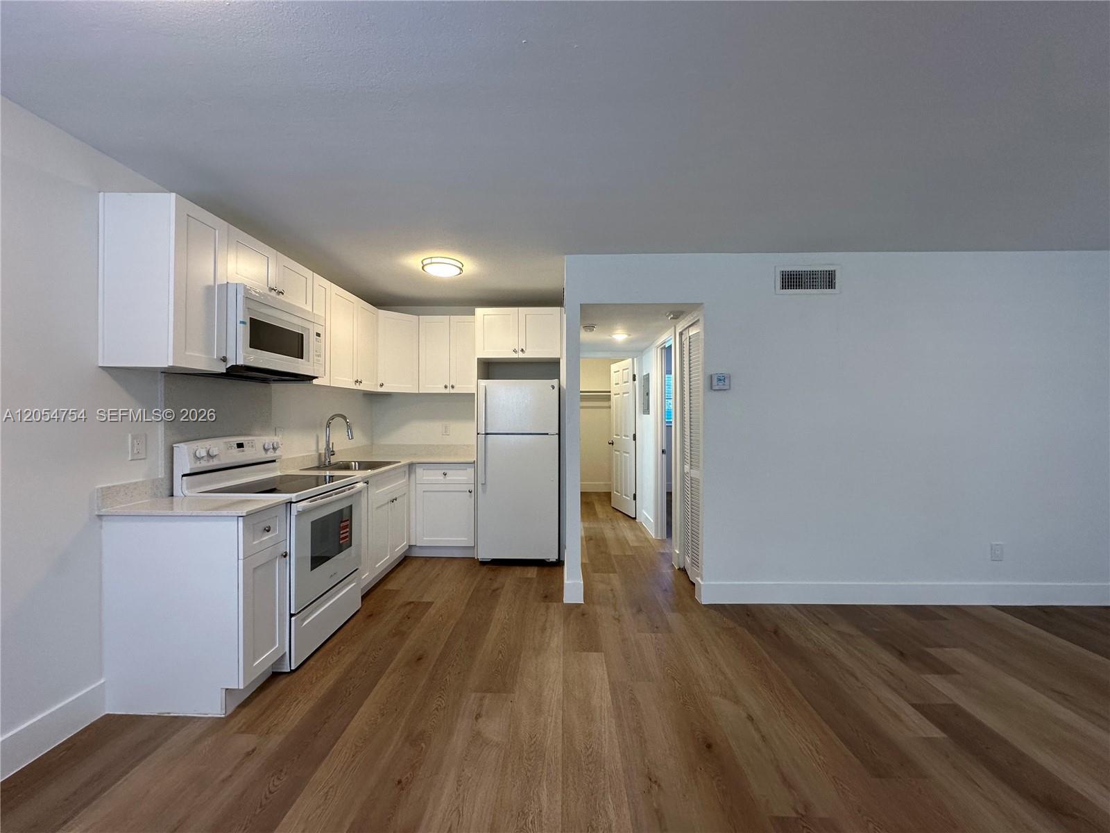 2910 Pierce St # 103, Hollywood FL 33020 photo 2