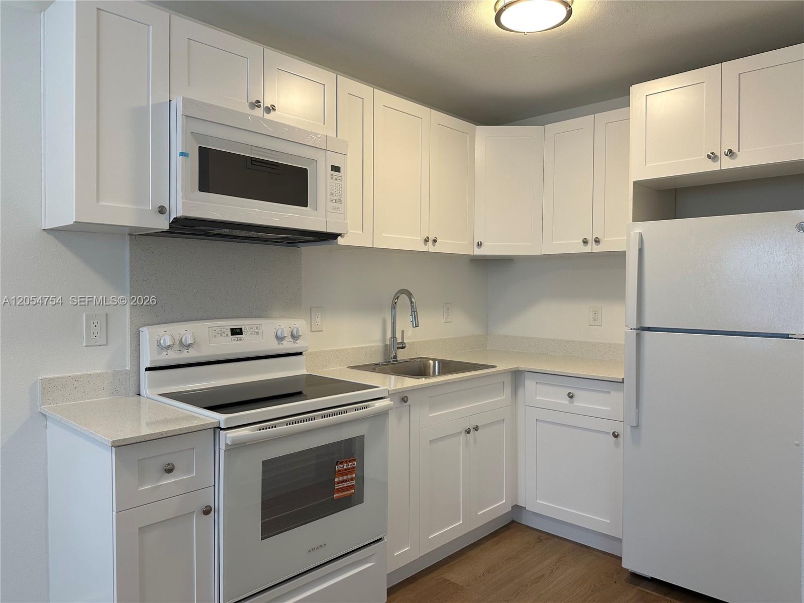 2910 Pierce St # 103, Hollywood FL 33020 photo 3