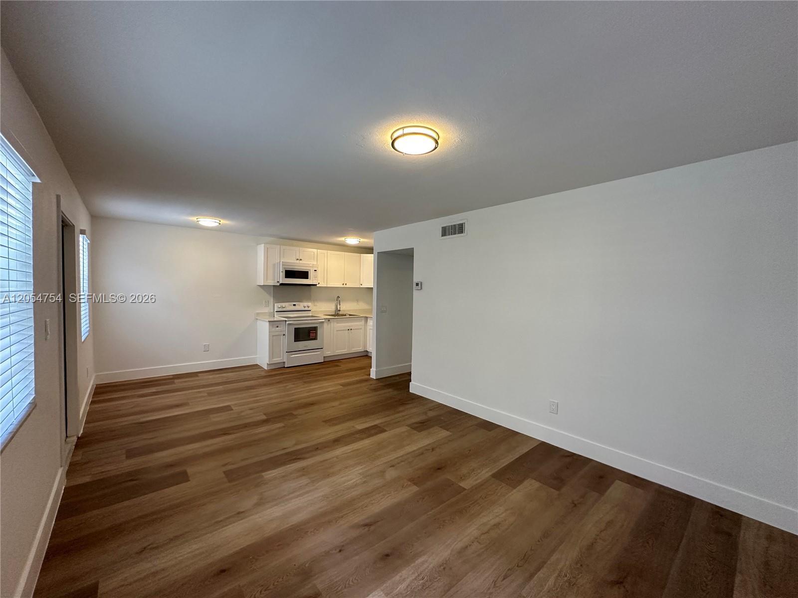 2910 Pierce St # 103, Hollywood FL 33020 photo 4