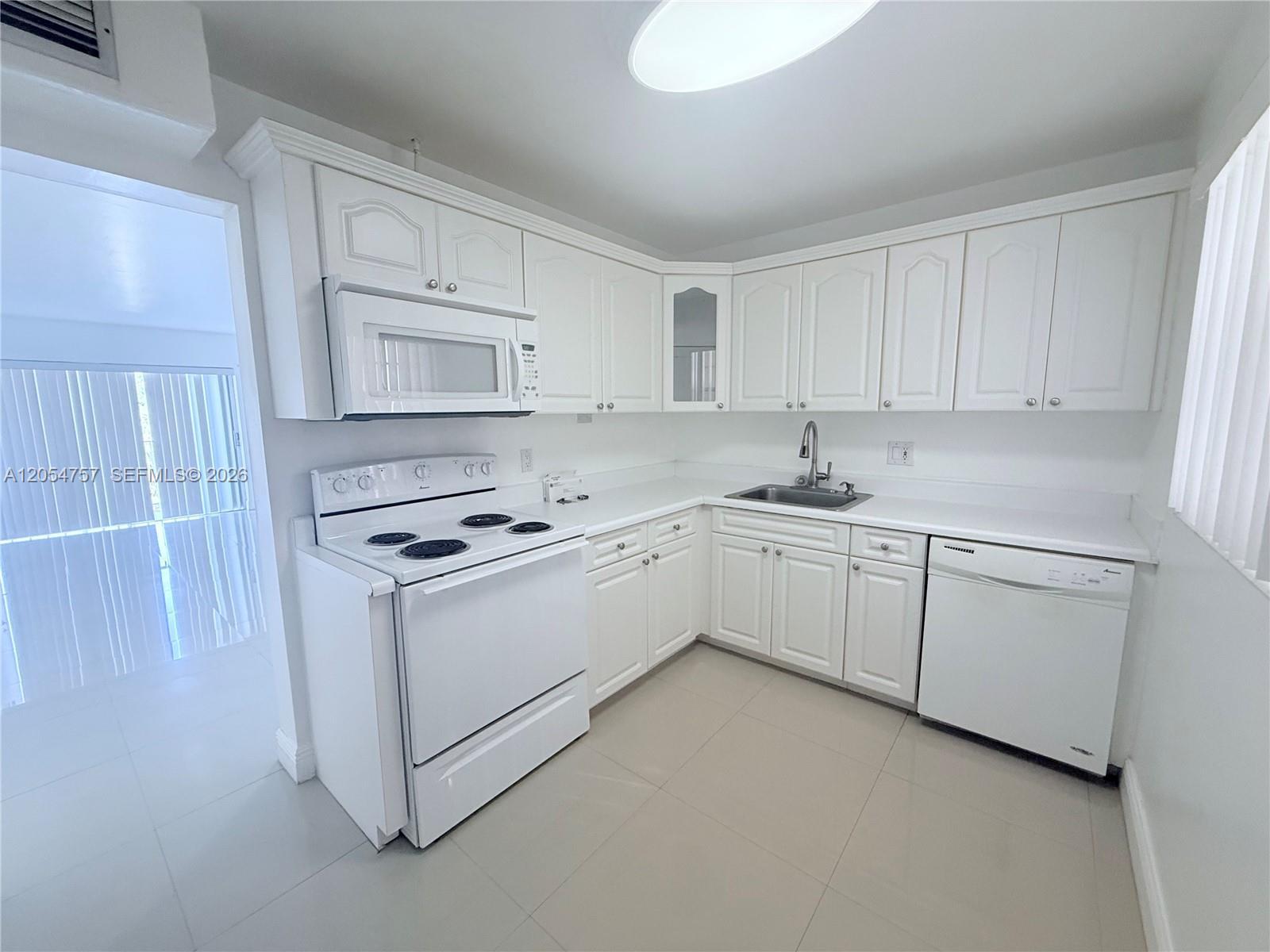 7755 SW 86th St # 303, Miami FL 33143 photo 2