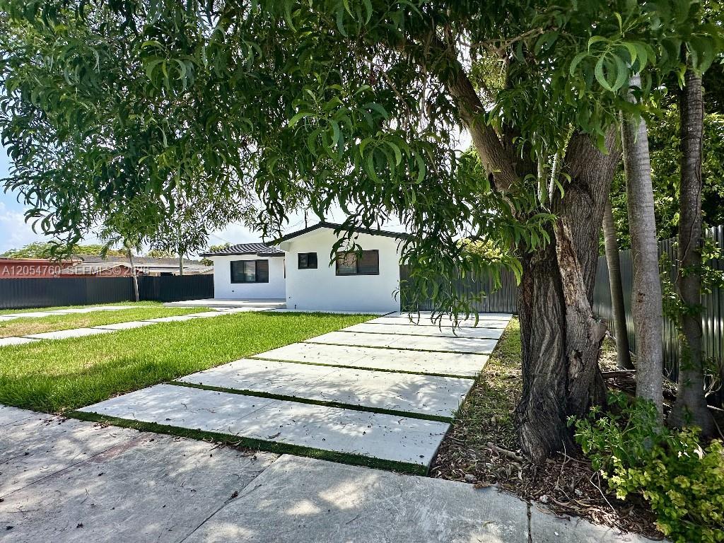 430 SW 100th Ave, Sweetwater FL 33174 photo 4