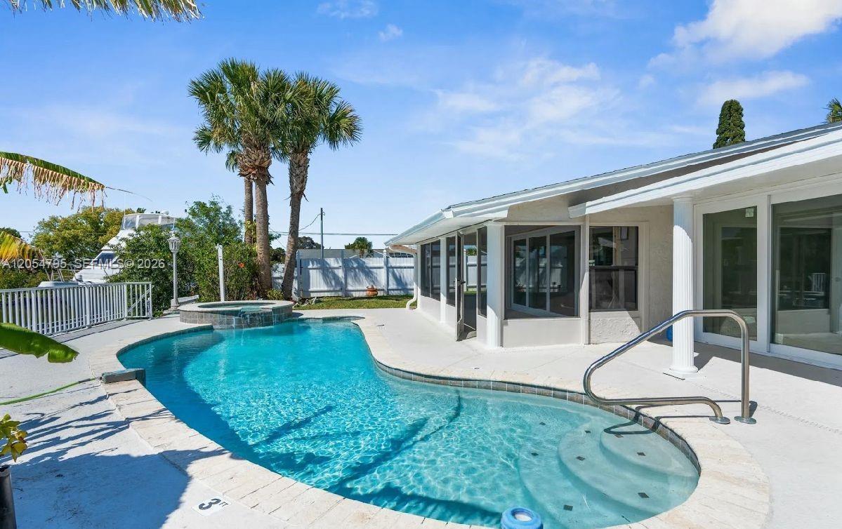 5801 Riverside Dr, Coral Springs FL 33067