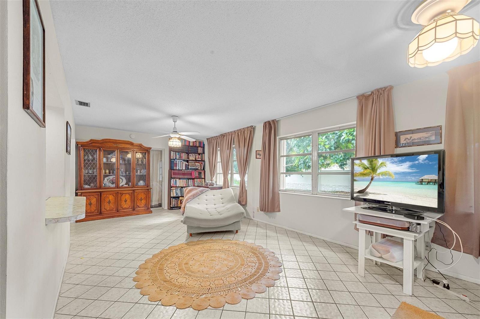 8604 NW 57TH Court, Tamarac FL 33321 photo 4