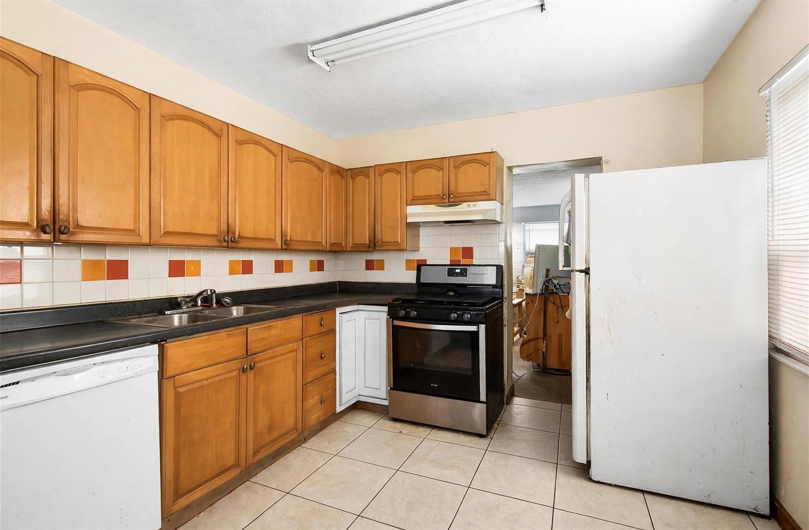 2434 McKinley Street, Hollywood FL 33020 photo 3