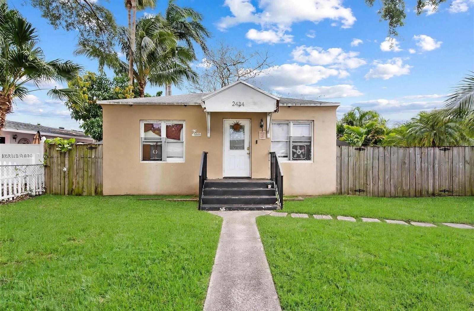 2434 McKinley Street, Hollywood FL 33020
