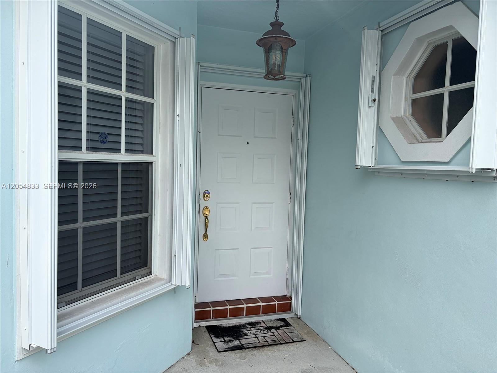 9020 N Lake Park Cir N, Davie FL 33328 photo 2