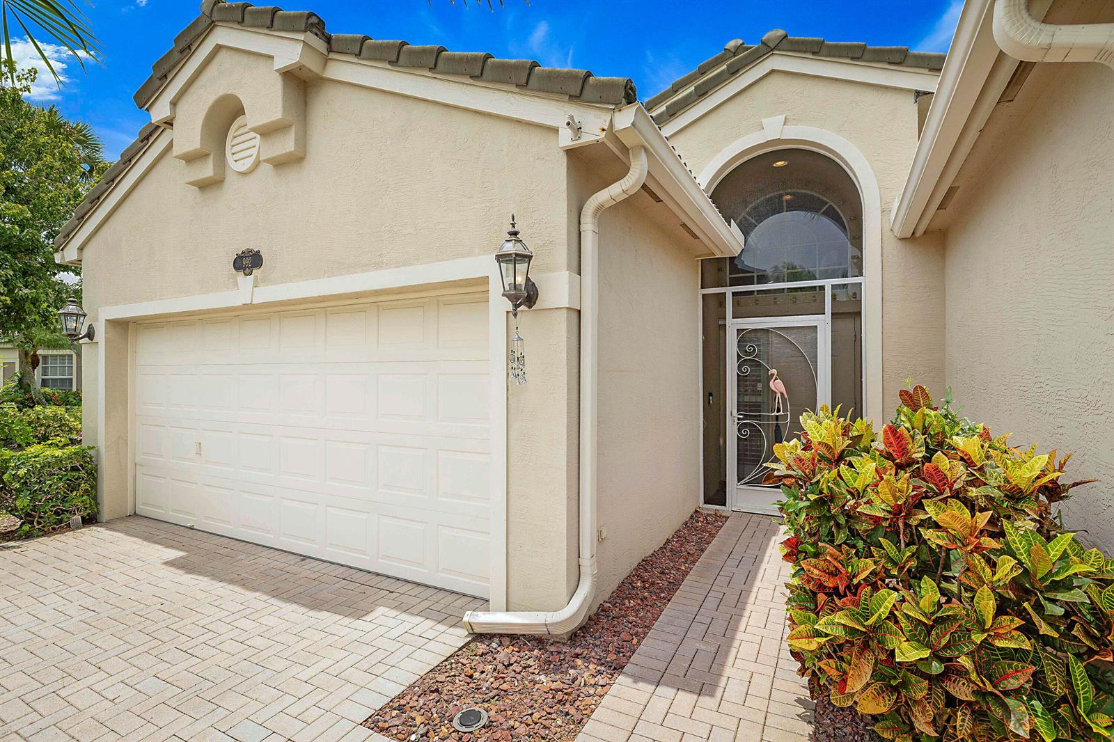 992 SE Westminster Place, Stuart FL 34997 photo 2