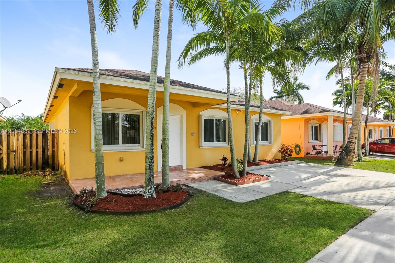 213 SW 15th Pl, Homestead FL 33030 photo 2