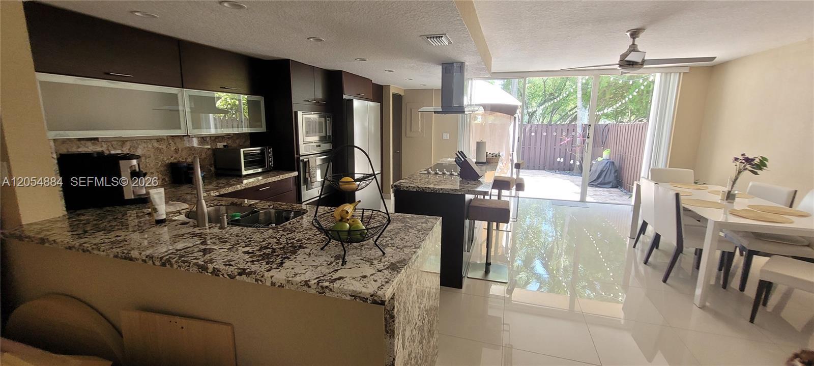 2304 NE 11th St # 207, Hallandale Beach FL 33009