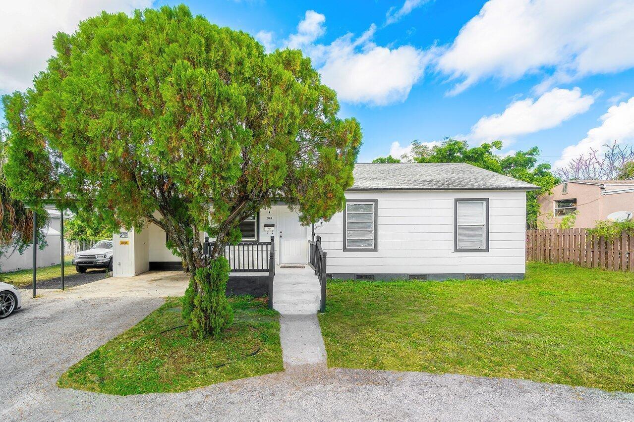 921 43RD Street, West Palm Beach FL 33407 photo 2