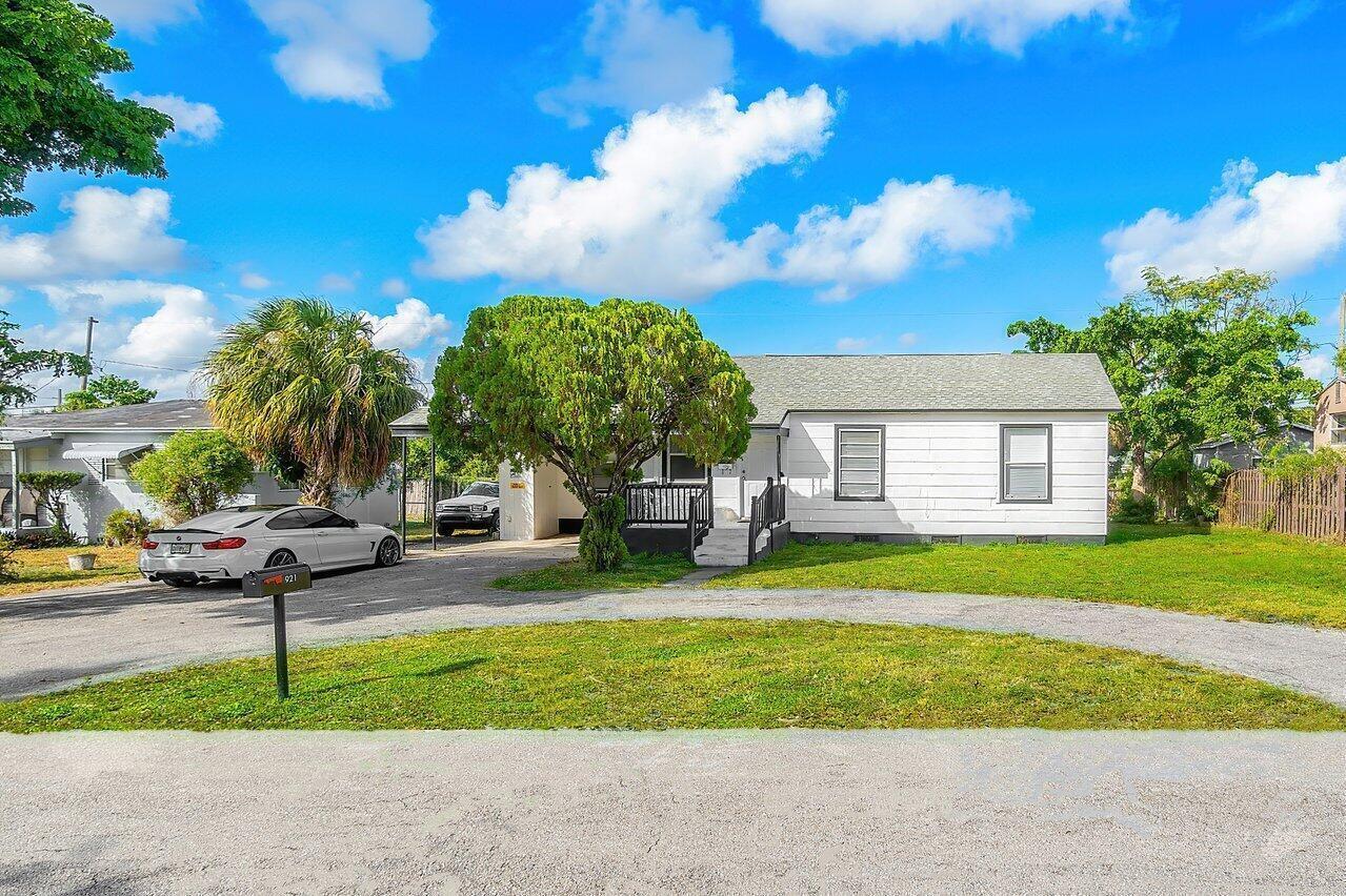 921 43RD Street, West Palm Beach FL 33407 photo 3