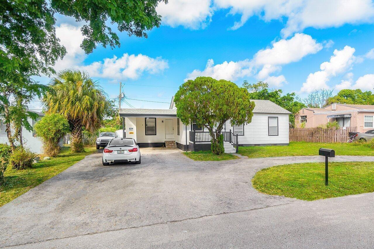 921 43RD Street, West Palm Beach FL 33407 photo 4