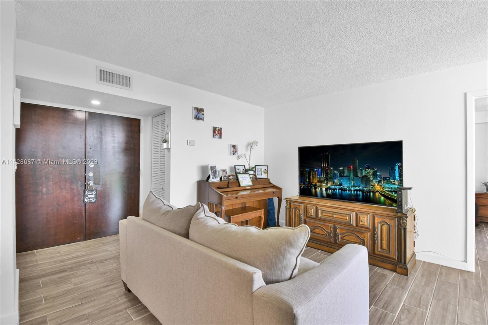 11800 SW 18TH Street # 4, Miami FL 33175 photo 2
