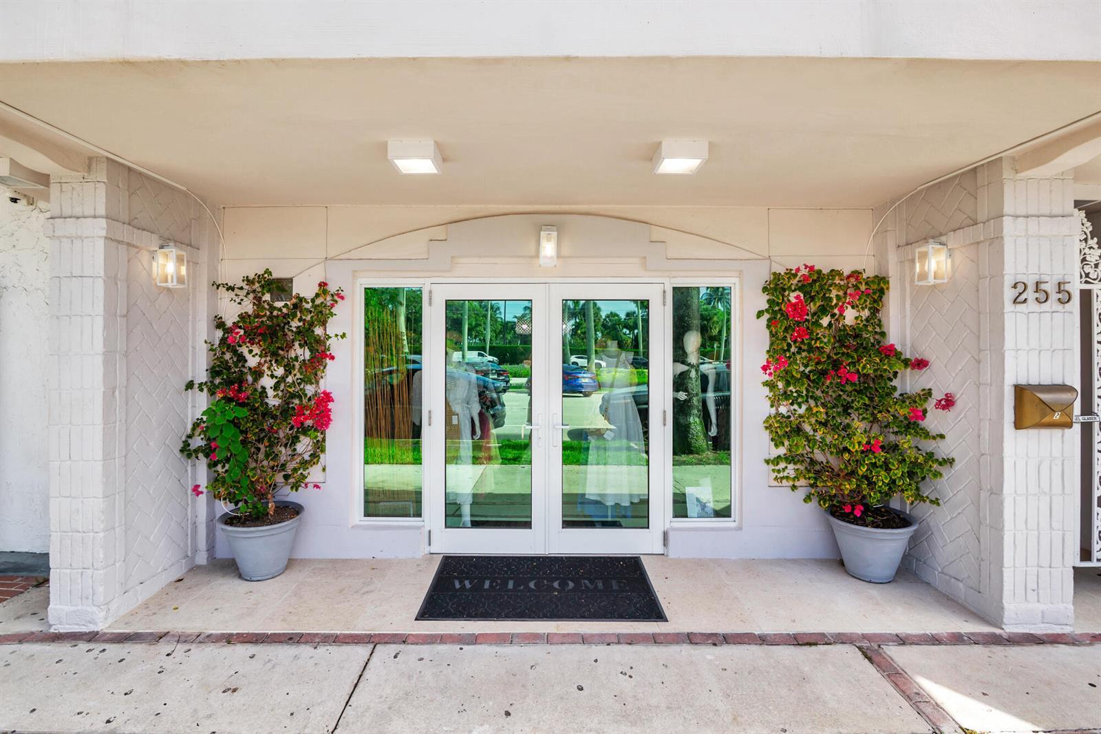 255 Royal Poinciana Way, Palm Beach FL 33480 photo 3