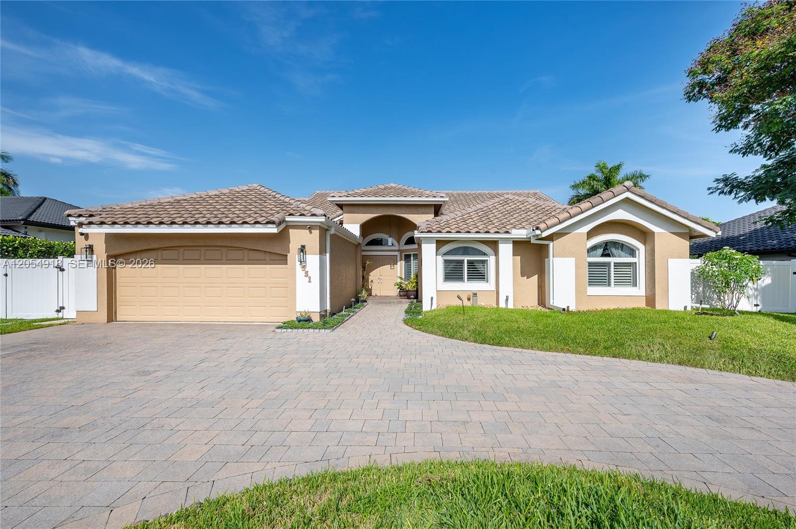 1551 SW 52nd Ter, Plantation FL 33317