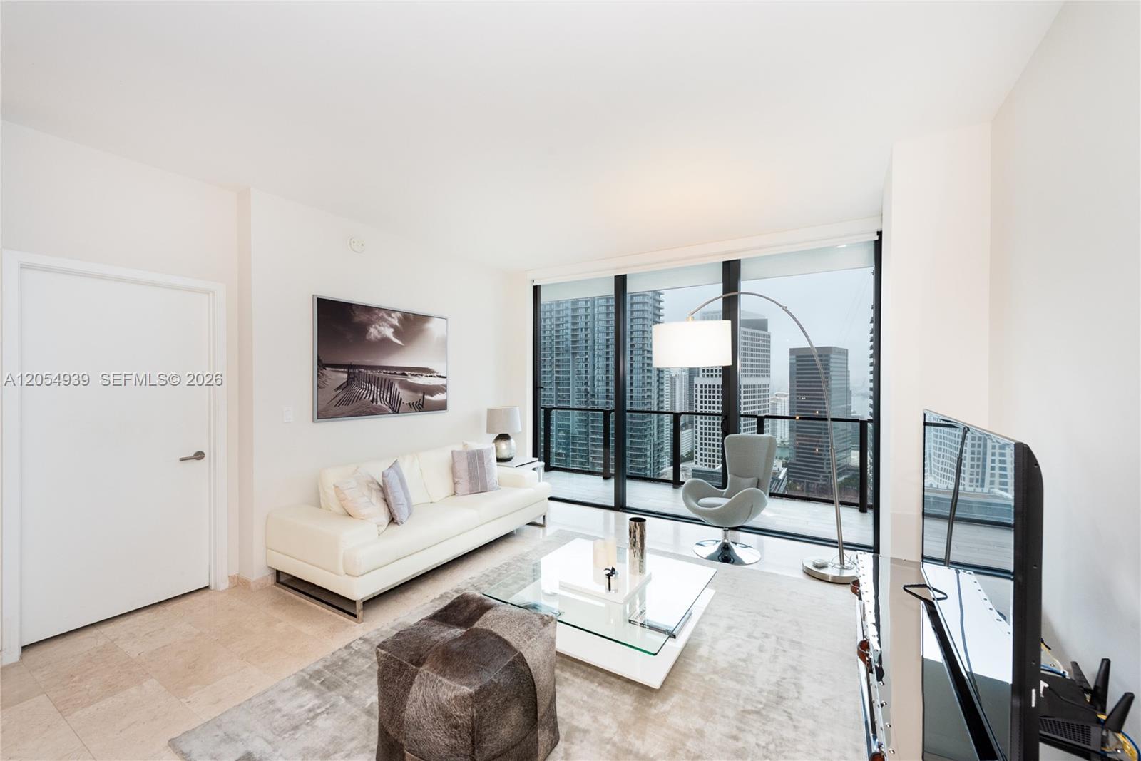 88 SW 7th St # 3005, Miami FL 33130 photo 2
