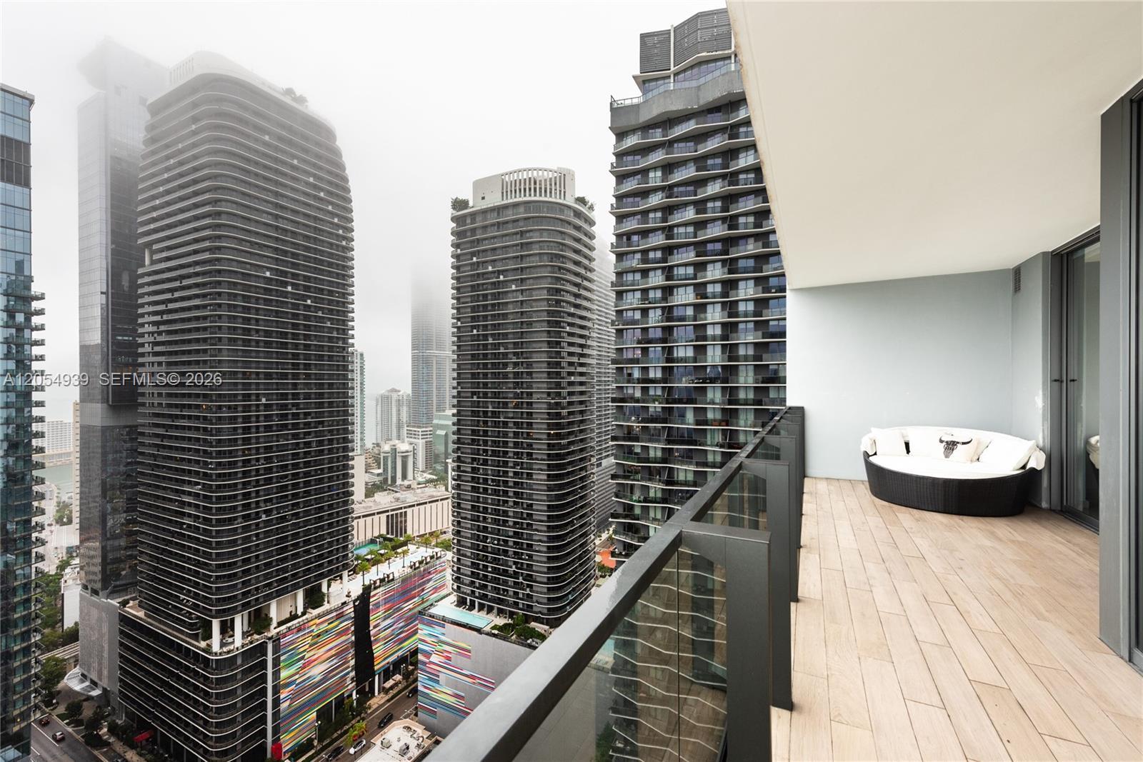 88 SW 7th St # 3005, Miami FL 33130 photo 4