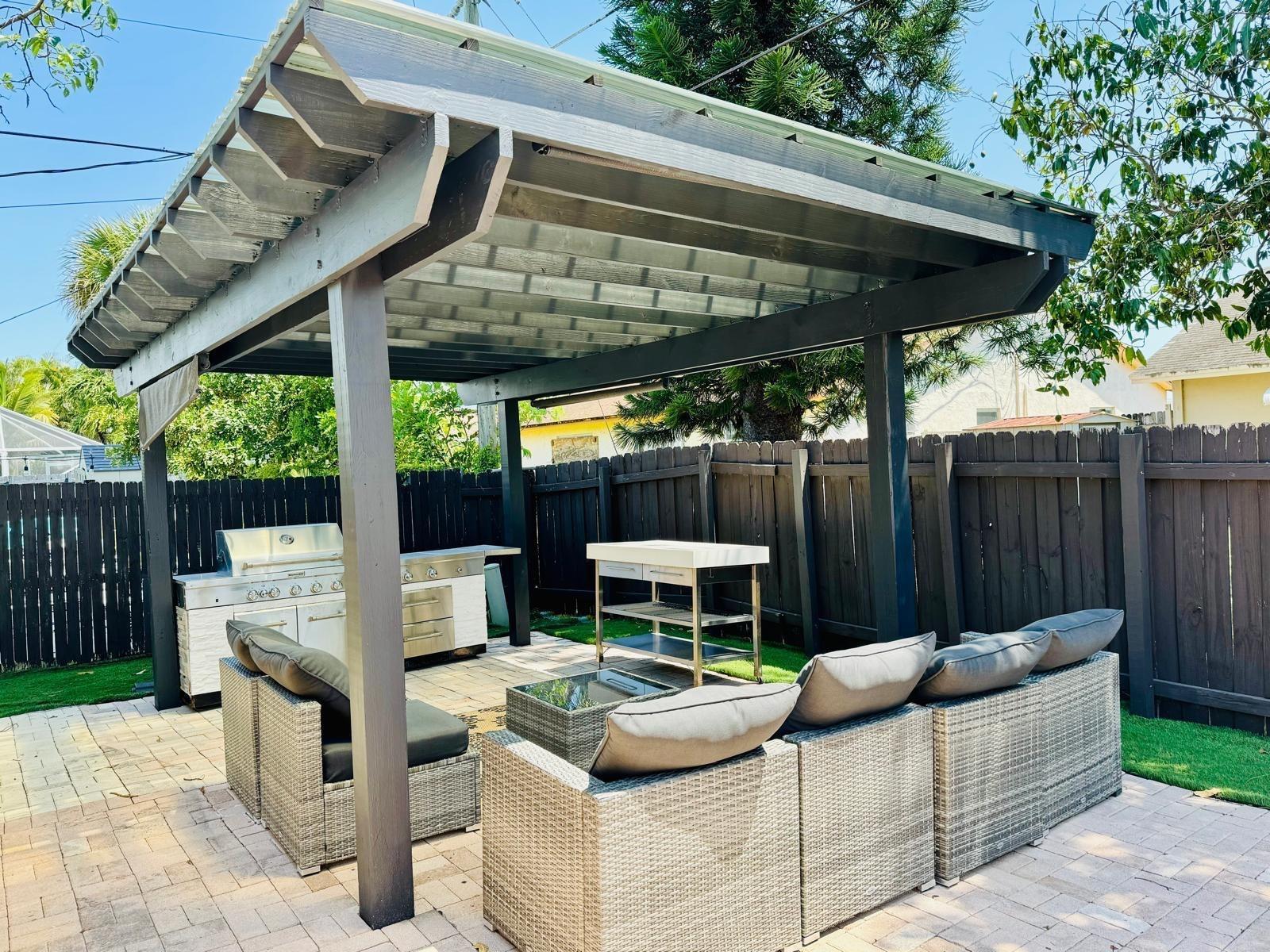 330 SW 35TH Avenue, Deerfield Beach FL 33442